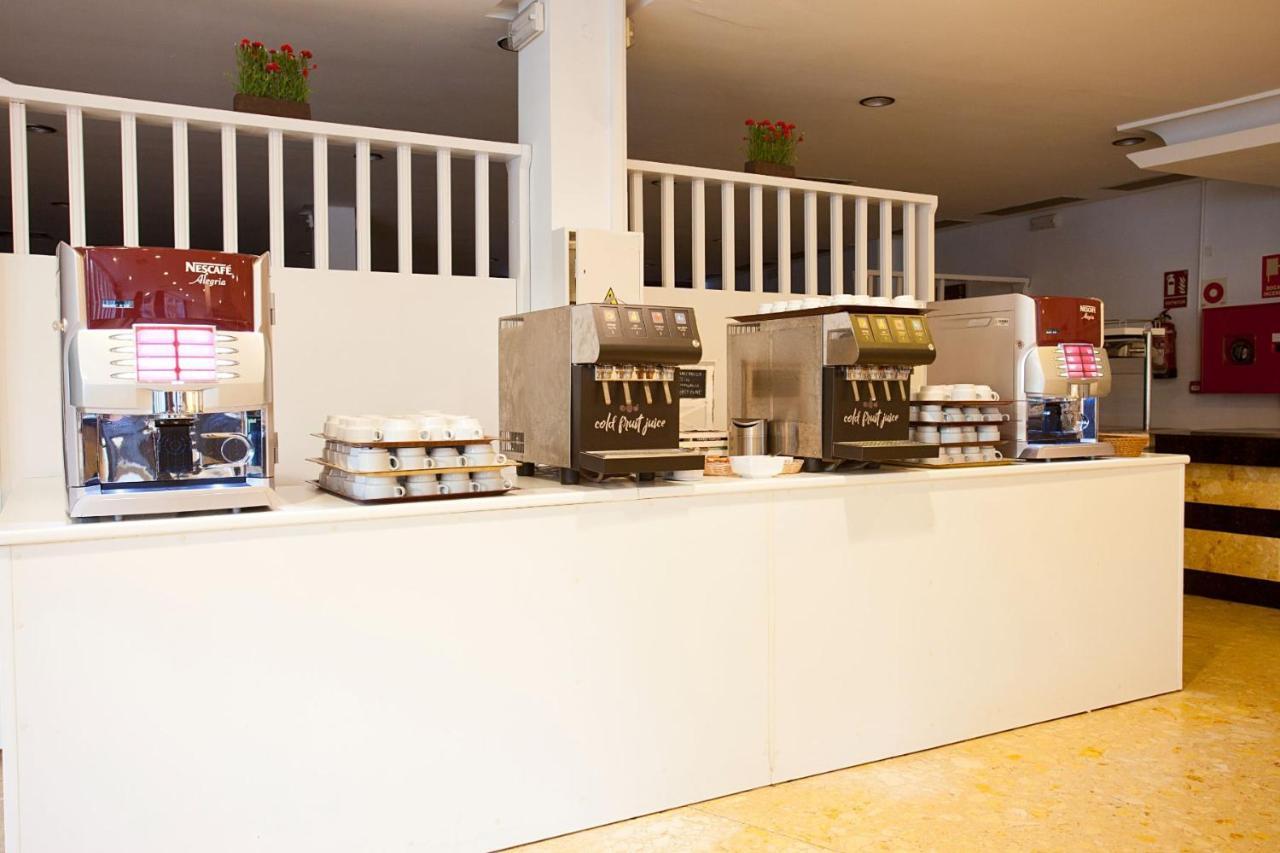 Hotel Cala Murada Bagian luar foto
